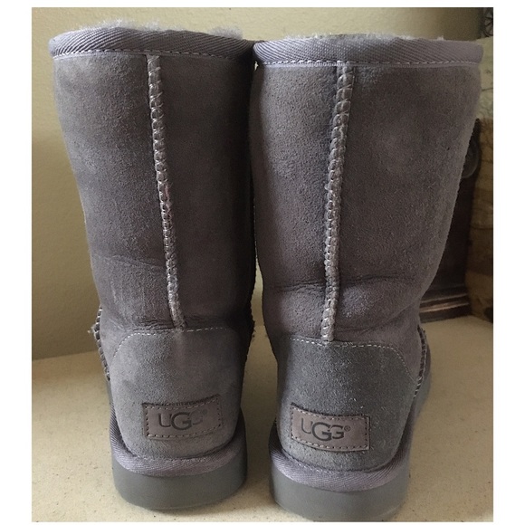 UGG SHORT CLASSIC II BOOTS - Picture 6 of 11